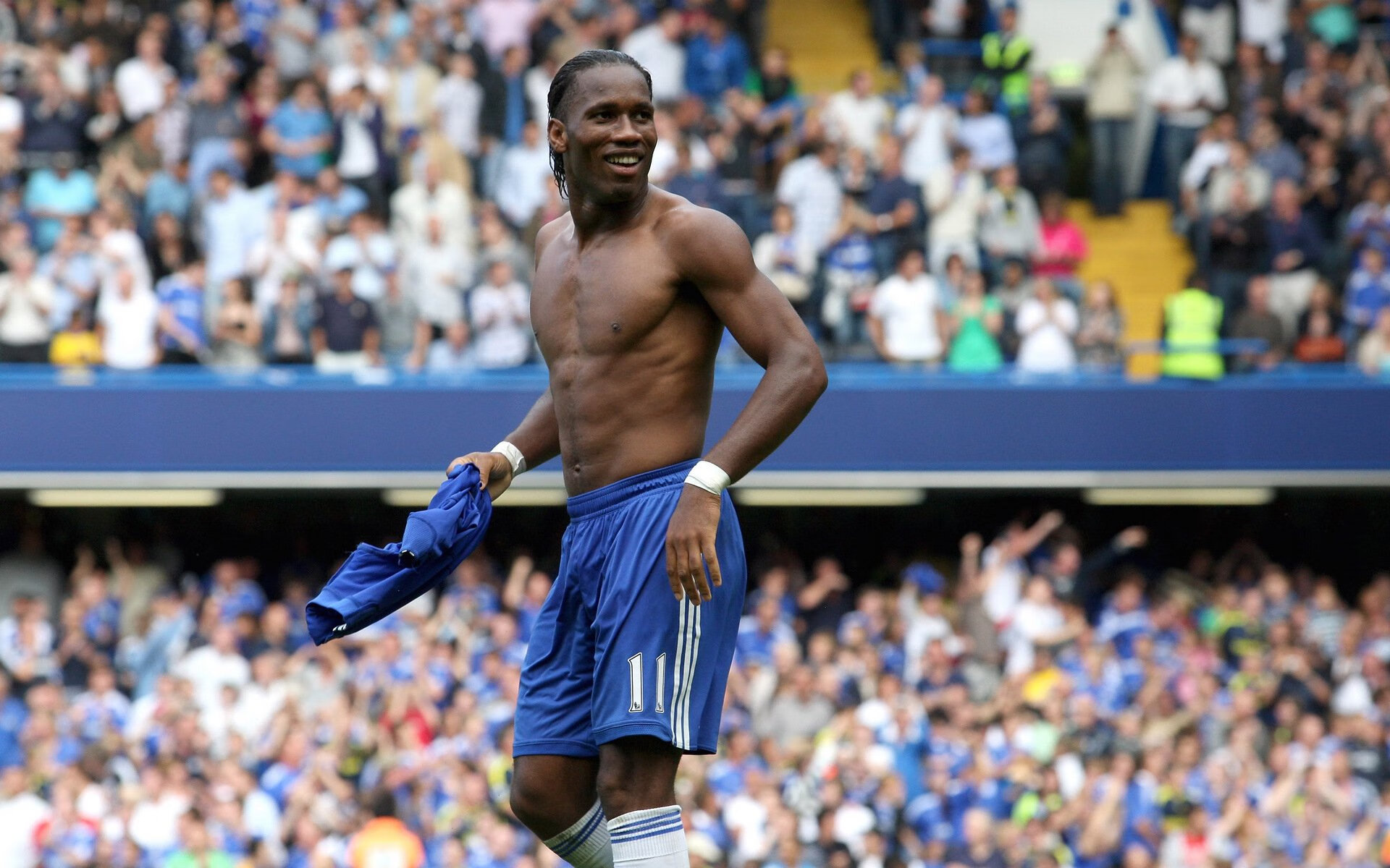 开云体育平台-关键时刻，狼王蒂伊多次投中决定胜负的远距离三分！，狼王大帝