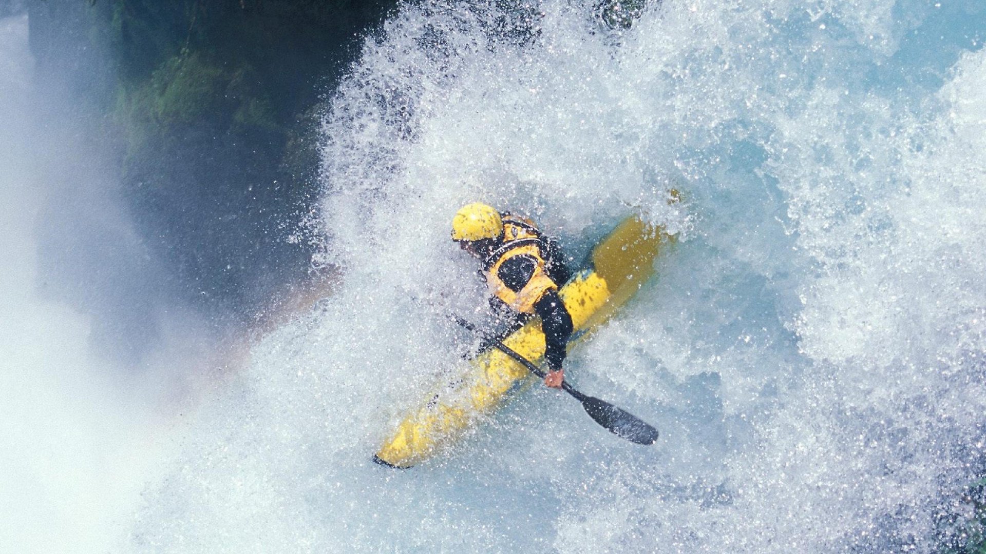 开云体育下载-花式轮滑交流赛，青春在轮转中飞扬，花式轮滑表演